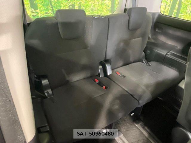Toyota VOXY HYBRID 2015-07 8076119-9