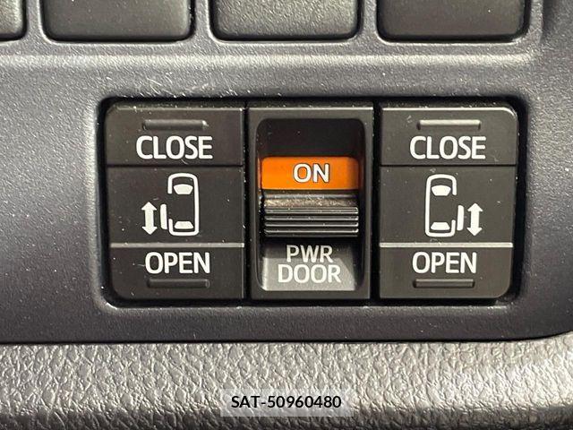 Toyota VOXY HYBRID 2015-07 8076119-2