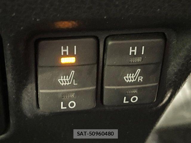 Toyota VOXY HYBRID 2015-07 8076119-5