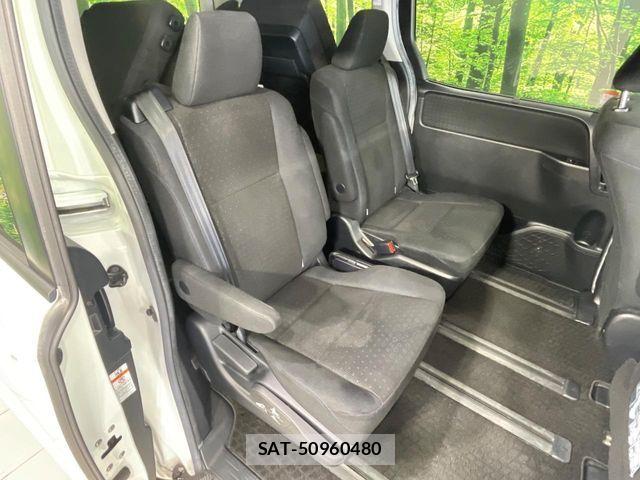 Toyota VOXY HYBRID 2015-07 8076119-8