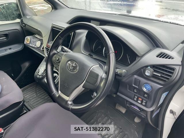 Toyota VOXY HYBRID 2015-07 8076117-10