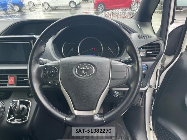 Toyota VOXY HYBRID 2015-07 8076117-11