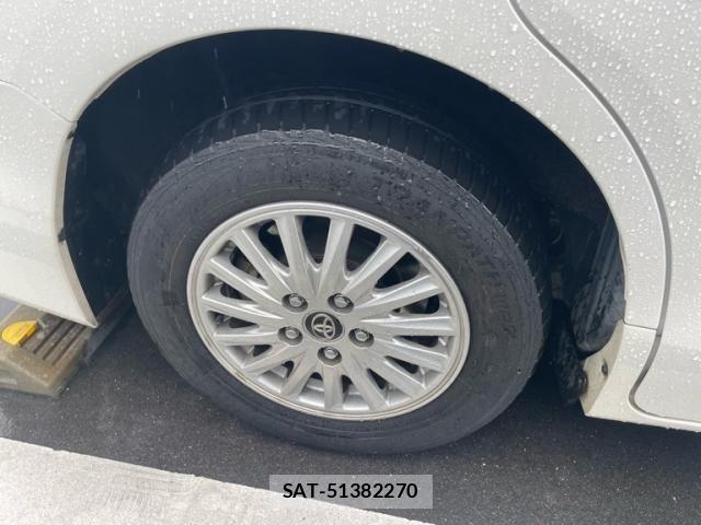 Toyota VOXY HYBRID 2015-07 8076117-4