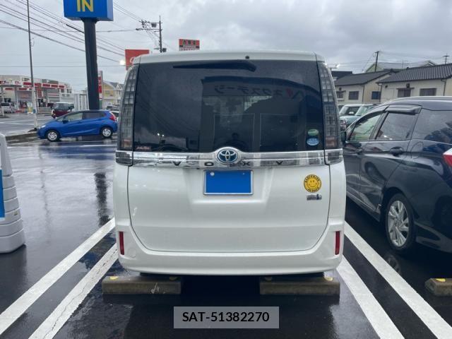 Toyota VOXY HYBRID 2015-07 8076117-5