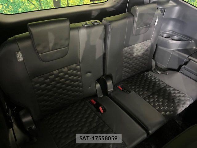 Toyota VOXY HYBRID 2022-09 8076111-9