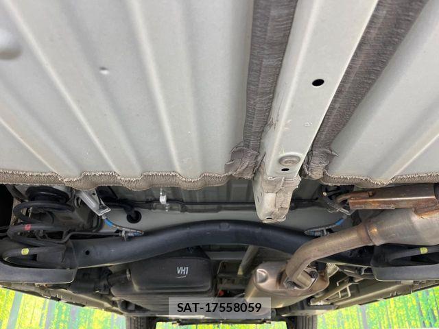Toyota VOXY HYBRID 2022-09 8076111-18