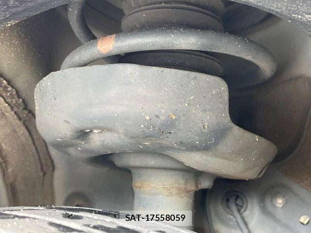 Toyota VOXY HYBRID 2022-09 8076111-19