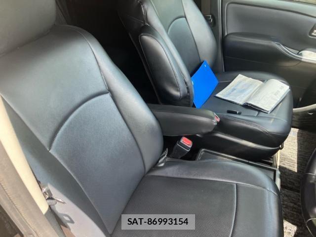 Toyota VOXY HYBRID 2016-12 8076120-10