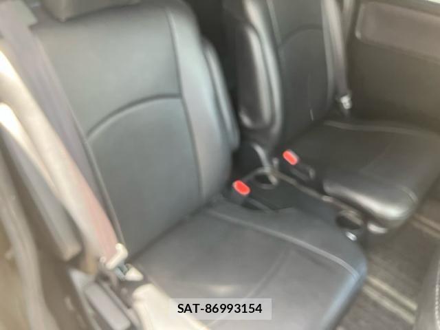 Toyota VOXY HYBRID 2016-12 8076120-11