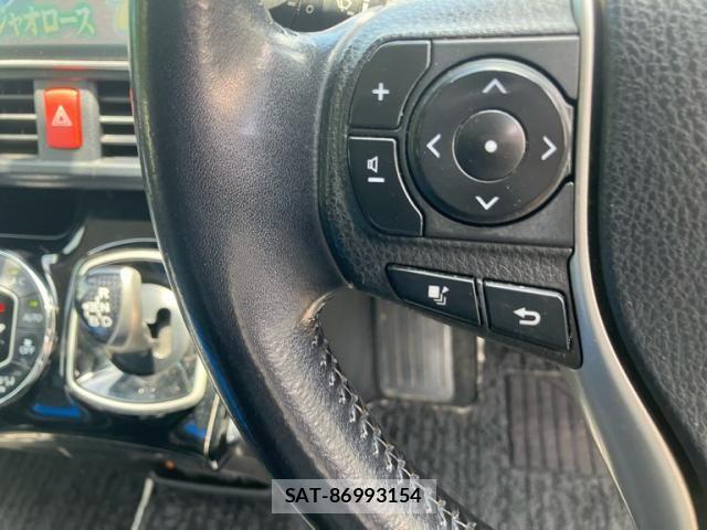 Toyota VOXY HYBRID 2016-12 8076120-15