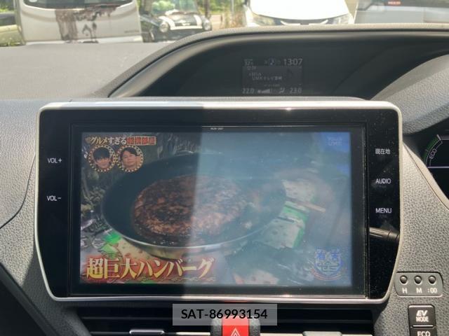 Toyota VOXY HYBRID 2016-12 8076120-18