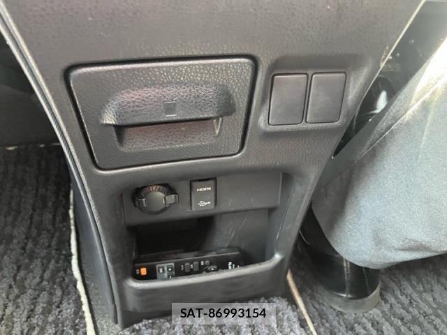 Toyota VOXY HYBRID 2016-12 8076120-23