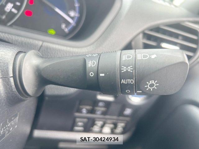 Toyota VOXY HYBRID 2019-11 8076112-11