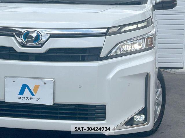 Toyota VOXY HYBRID 2019-11 8076112-18