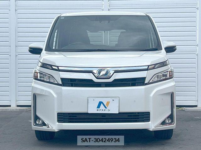 Toyota VOXY HYBRID 2019-11 8076112-19