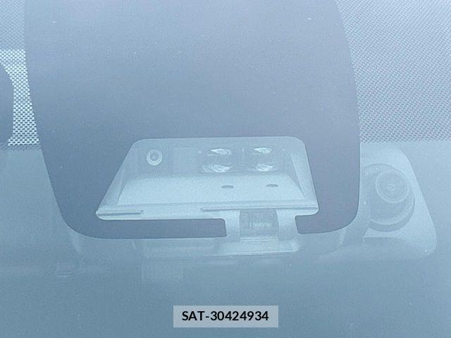 Toyota VOXY HYBRID 2019-11 8076112-2
