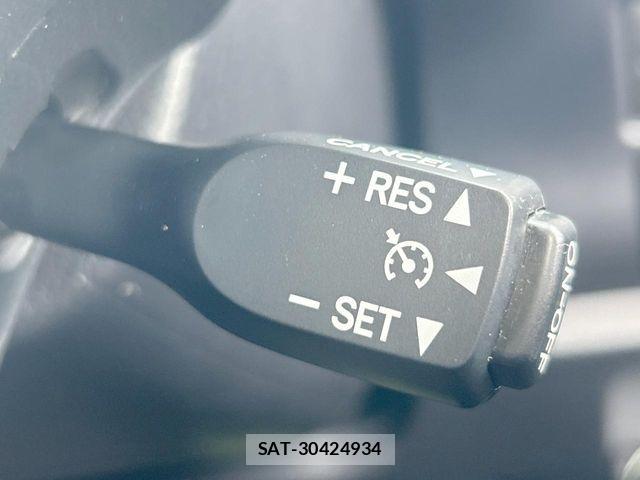 Toyota VOXY HYBRID 2019-11 8076112-7