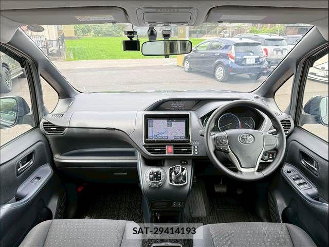 Toyota VOXY HYBRID 2015-03 8076118-1