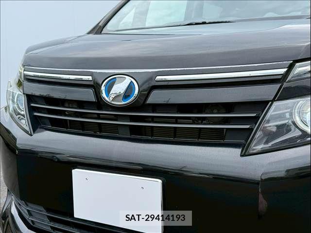 Toyota VOXY HYBRID 2015-03 8076118-19