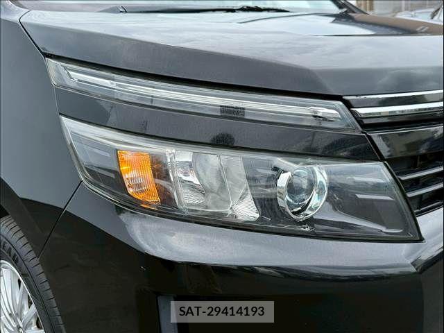 Toyota VOXY HYBRID 2015-03 8076118-22