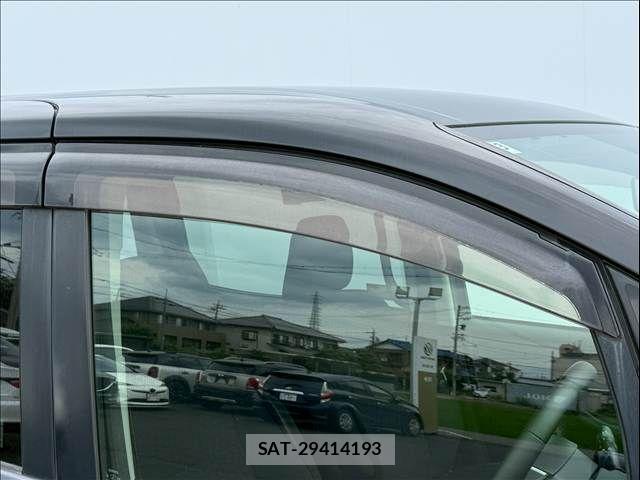 Toyota VOXY HYBRID 2015-03 8076118-26