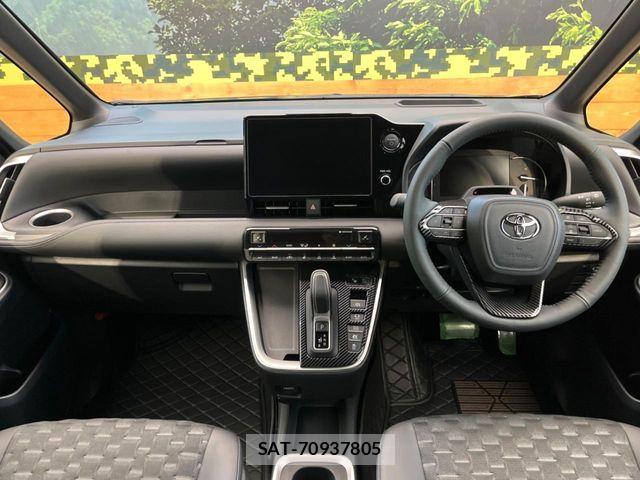 Toyota VOXY HYBRID 2025-05 8076104-1