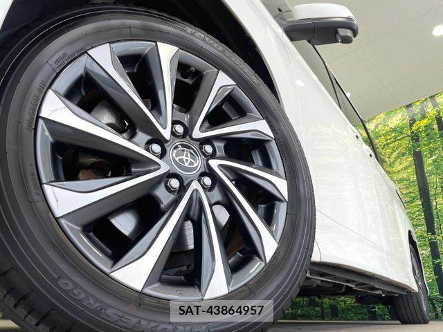 Toyota VOXY HYBRID 2022-04 8076106-12