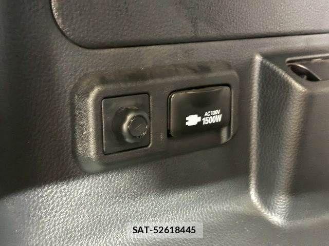 Toyota VOXY HYBRID 2025-07 8076107-9