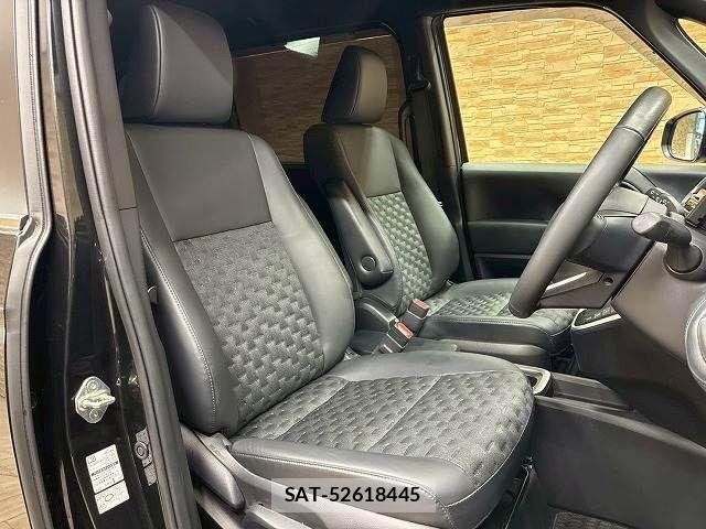 Toyota VOXY HYBRID 2025-07 8076107-4
