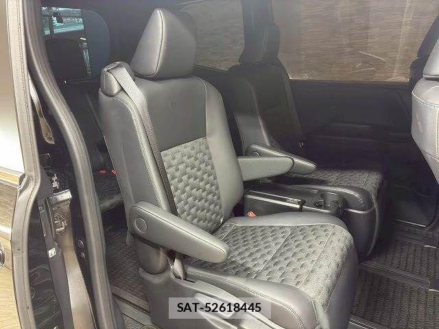 Toyota VOXY HYBRID 2025-07 8076107-5