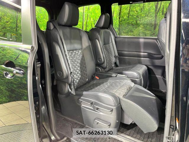 Toyota VOXY HYBRID 2023-02 8076110-8