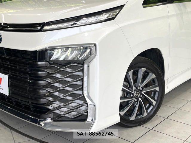 Toyota VOXY HYBRID 2023-02 8076108-12
