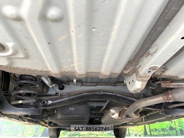 Toyota VOXY HYBRID 2023-02 8076108-19