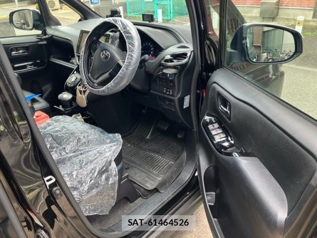 Toyota VOXY HYBRID 2019-09 8102673-14