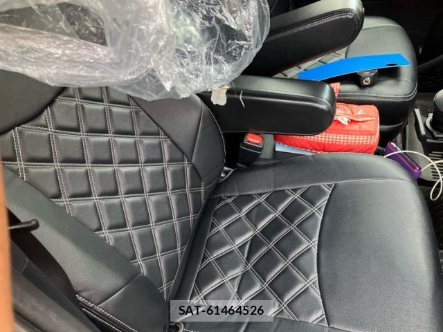 Toyota VOXY HYBRID 2019-09 8102673-15