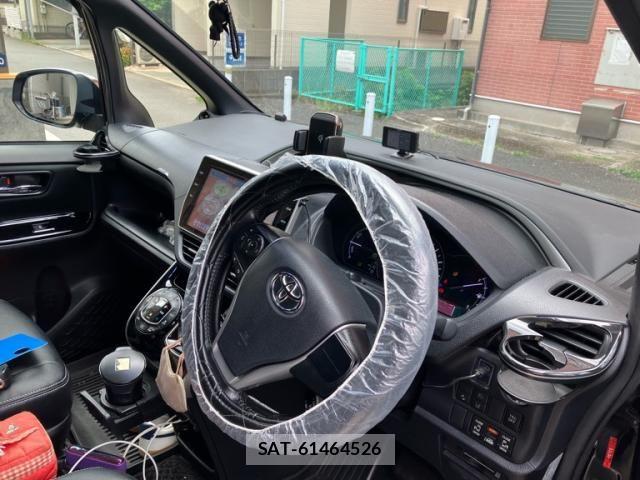 Toyota VOXY HYBRID 2019-09 8102673-16