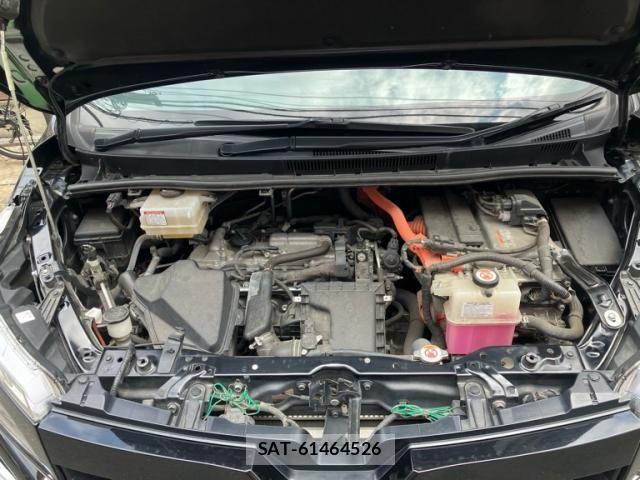 Toyota VOXY HYBRID 2019-09 8102673-17