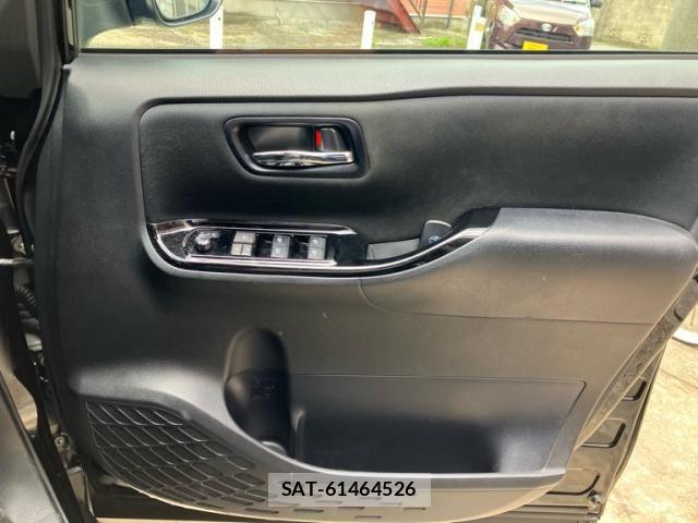 Toyota VOXY HYBRID 2019-09 8102673-18