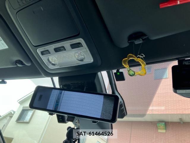 Toyota VOXY HYBRID 2019-09 8102673-24