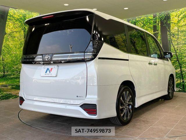 Toyota VOXY HYBRID 2026-02 8102643-17