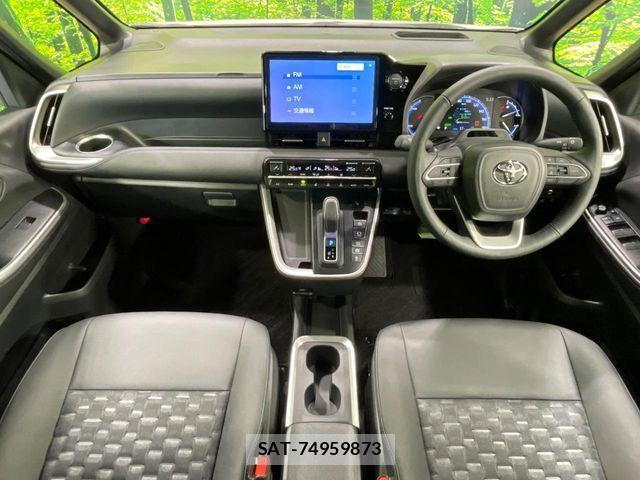 Toyota VOXY HYBRID 2026-02 8102643-1