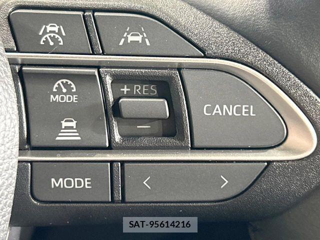 Toyota VOXY HYBRID 2023-06 8102657-6