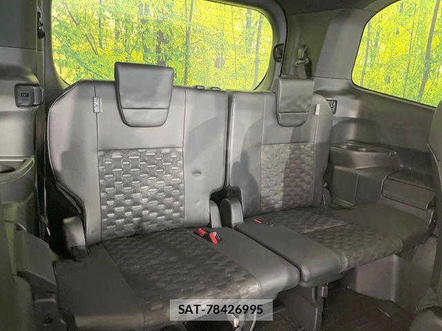 Toyota VOXY HYBRID 2024-03 8102648-9
