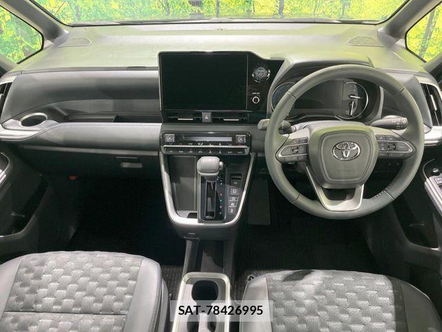 Toyota VOXY HYBRID 2024-03 8102648-1