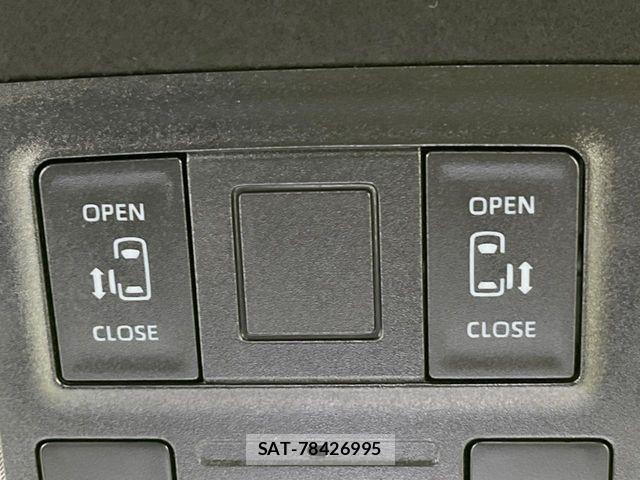 Toyota VOXY HYBRID 2024-03 8102648-6