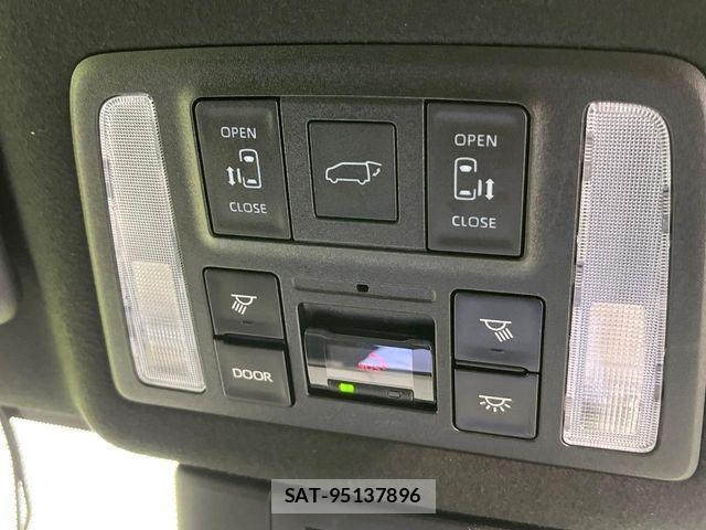 Toyota VOXY HYBRID 2023-06 8102644-5