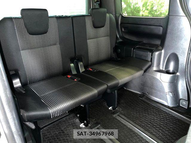 Toyota VOXY HYBRID 2019-12 8102671-9