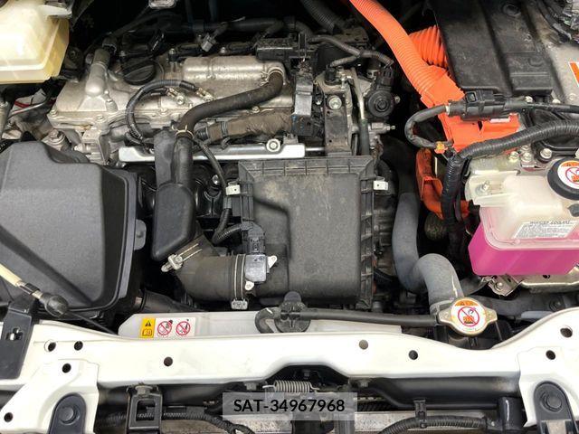 Toyota VOXY HYBRID 2019-12 8102671-18