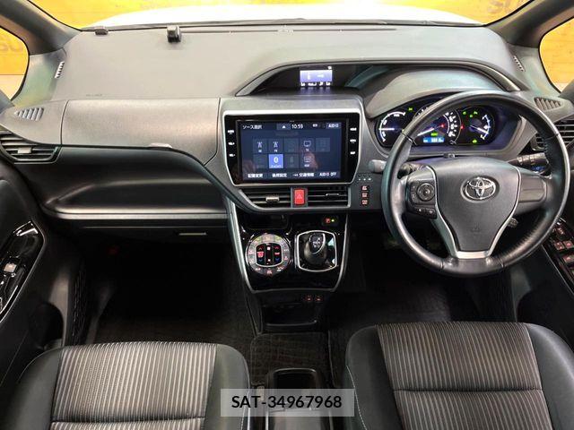 Toyota VOXY HYBRID 2019-12 8102671-1