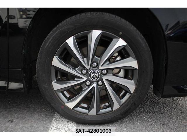 Toyota VOXY HYBRID 2023-07 8102661-17